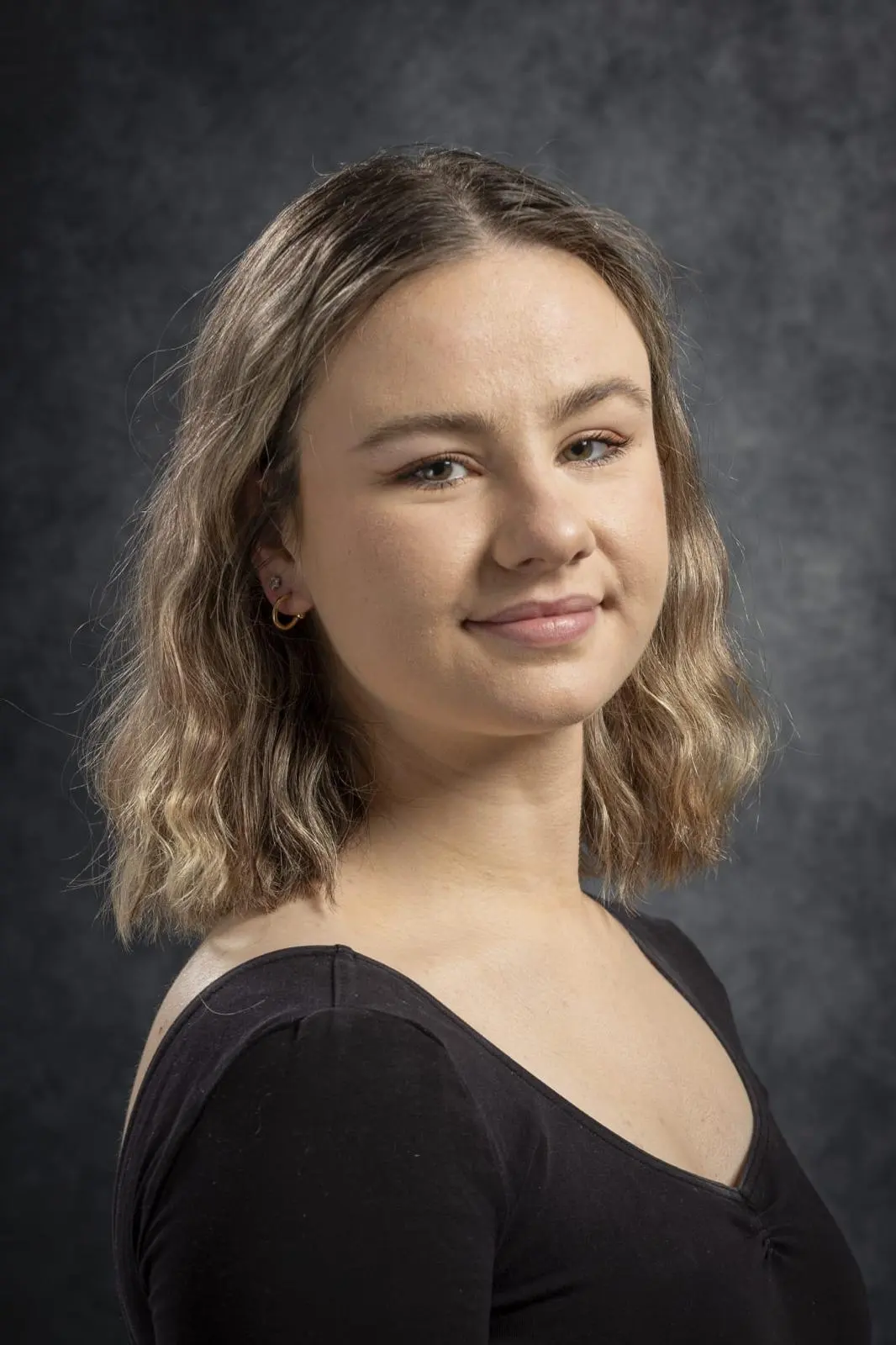 profile photo of contemporary and ballet dancer Louise Behan